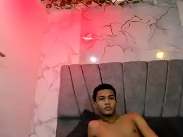 Chaturbate Nude Webcam of alexandluke1