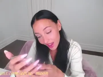 Chaturbate Nude Webcam of eevie_moon