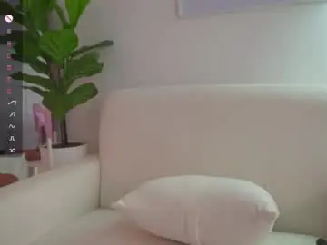 Chaturbate Watch Live Sex Cams of cristal_bunny