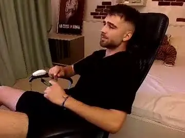 Chaturbate Live Sex Cam of kyloeast