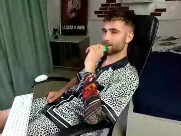 Chaturbate Sex Cam of kyloeast