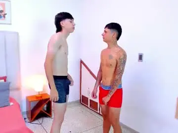 Chaturbate Watch Live Sex Cams of twogirls2boys