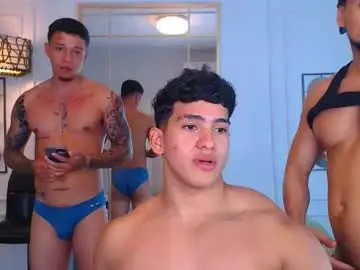 Chaturbate Live Sex Cam of hotcrew_