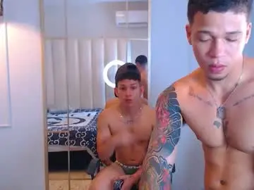 Chaturbate Free Live Porn of hotcrew_