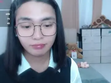 Chaturbate Live Sex Cam of zhaviahale