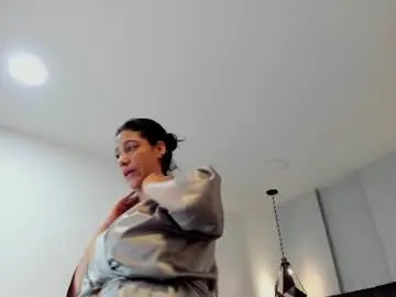 Chaturbate Live Sex Cam of samantha_hotly