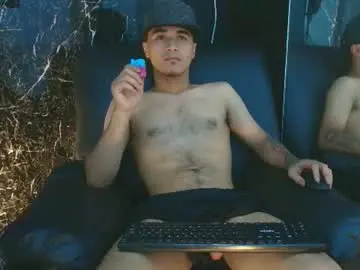 Chaturbate Best live sex cam show of andreao_pirlo