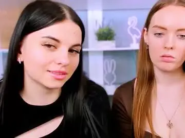 Chaturbate Live Sex Cam of isla_dior