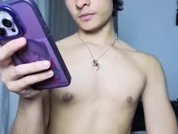 Chaturbate Live Sex Cam of j_u_p_i_t_e_r