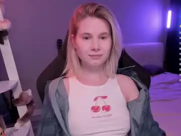 Chaturbate Live Sex Cam of imnotmia