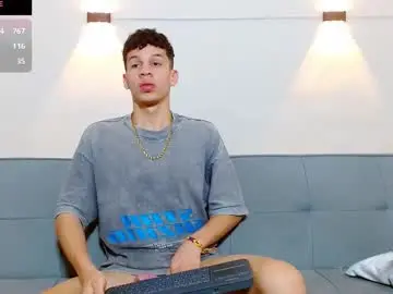 Chaturbate Live Sex Cam of john_ssnow29