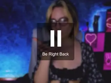 Chaturbate Sex Cam of madeline_doll