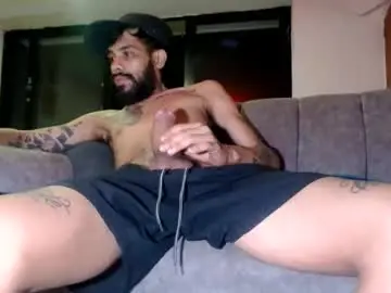 Chaturbate Live Sex Cam of almostattoo