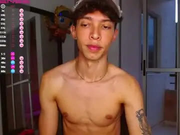 Chaturbate Free Porn Cam of johnlaytonn