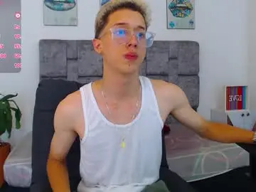 Chaturbate Sex Cam of skinny_bigcock20