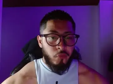 Chaturbate Live Sex Cam of muscle_cock32