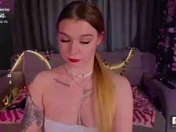 Chaturbate Live Sex Cam of lisa_rabbit