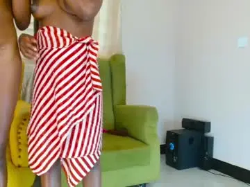 Chaturbate Live Sex Cam of peachcharm