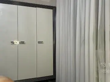 Chaturbate Live Sex of littlemia19