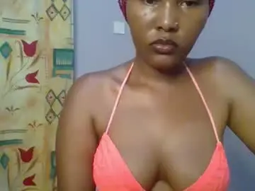 Chaturbate Live Sex Cam of lovelyy_dreams