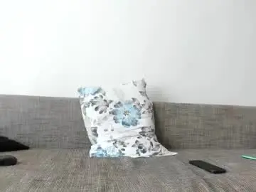 Chaturbate Live Sex Cam of squirt_bunny77