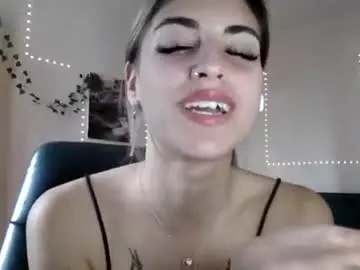 Chaturbate Nude Webcam of monikaanis