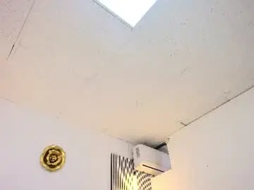 Chaturbate Live Sex Cam of lenny_knox2