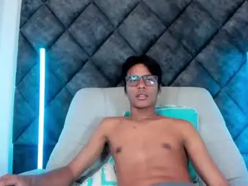Chaturbate Live Sex Cam of liamkron