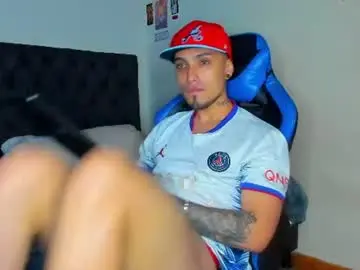 Chaturbate Live Sex of salvatore_dereck