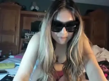 Chaturbate Live Sex Cam of mariahpinkkitty