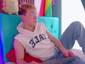 Chaturbate Watch Live Sex Cams of naughty__chris