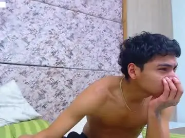 Chaturbate Adult Video Chat of adam_piarse