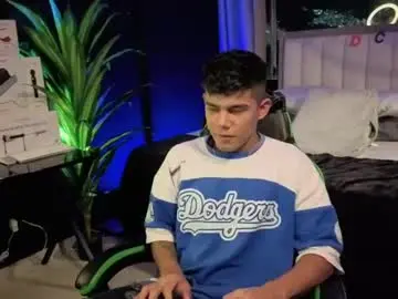 Chaturbate Live Sex Cam of jack_castell