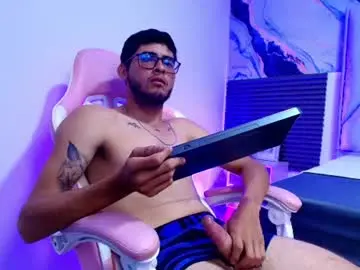 Chaturbate Best live sex cam show of stron_dominant