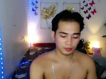 Chaturbate Live Sex Cam of urpinoy_cummer