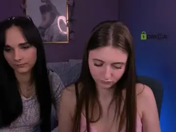 Chaturbate Live Sex Cam of ariana_ross7