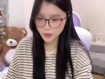 Chaturbate Adult Video Chat of gorgeous_girl33