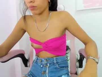 Chaturbate Free Live Porn of evelin_shy