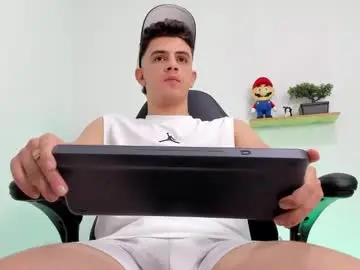 Chaturbate Live Porn of mikecooper_