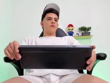 Chaturbate Live Porn of mikecooper_