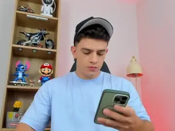 Chaturbate Live Sex Cam of mikecooper_