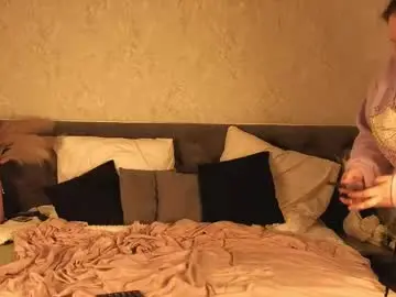 Chaturbate Live Sex Cam of moonlitadele