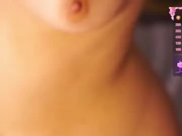 Chaturbate Live Sex of queeneliaa_