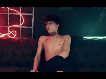 Chaturbate Free Porn Cam of hotdogswaitingaports