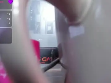 Chaturbate Adult Video Chat of evelynhoward23