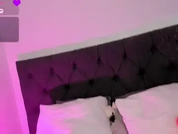 Chaturbate Live Sex of evelynhoward23