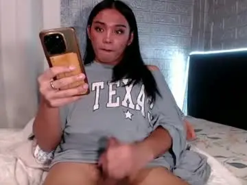 Chaturbate Live Sex Cam of tina_allure