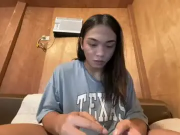 Chaturbate Live Sex Cam of tina_allure