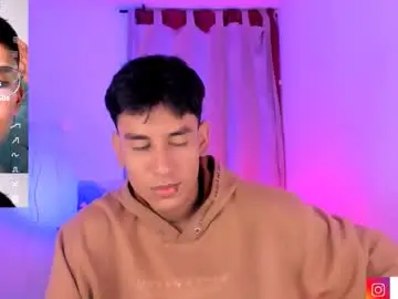 Chaturbate Live Sex Cam of keiner_smith