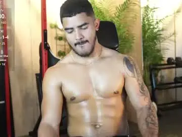 Chaturbate Best live sex cam show of reik_von